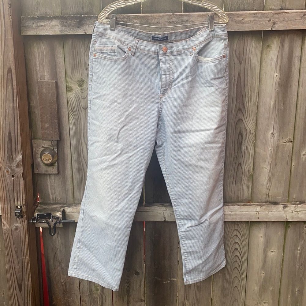 Bandolino striped capris sz. 14